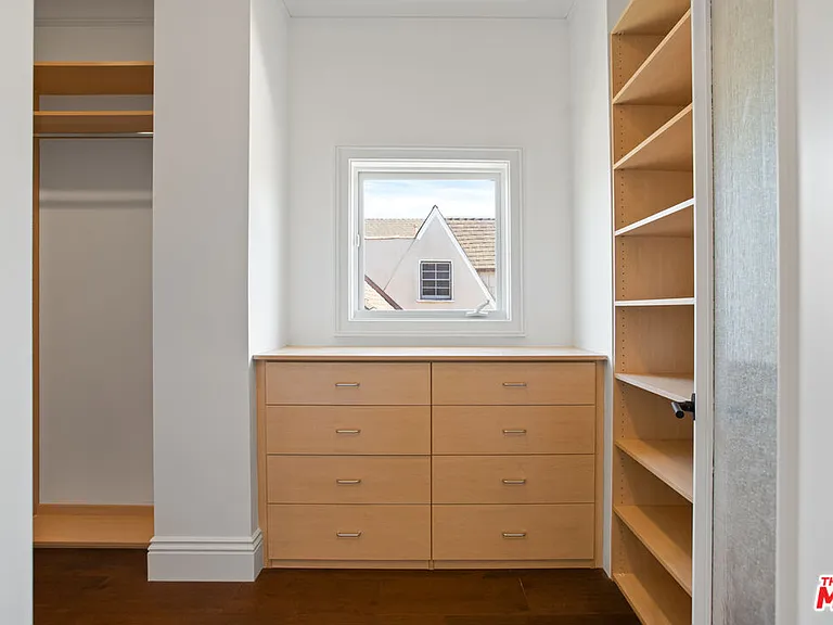 520 N Palm Dr — Photo 24