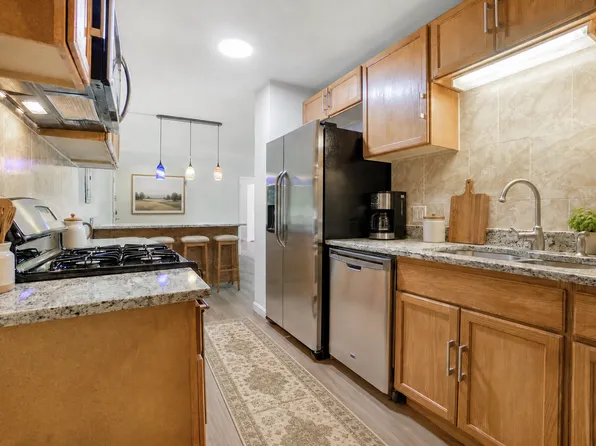 99 Pond Ave, Brookline, MA