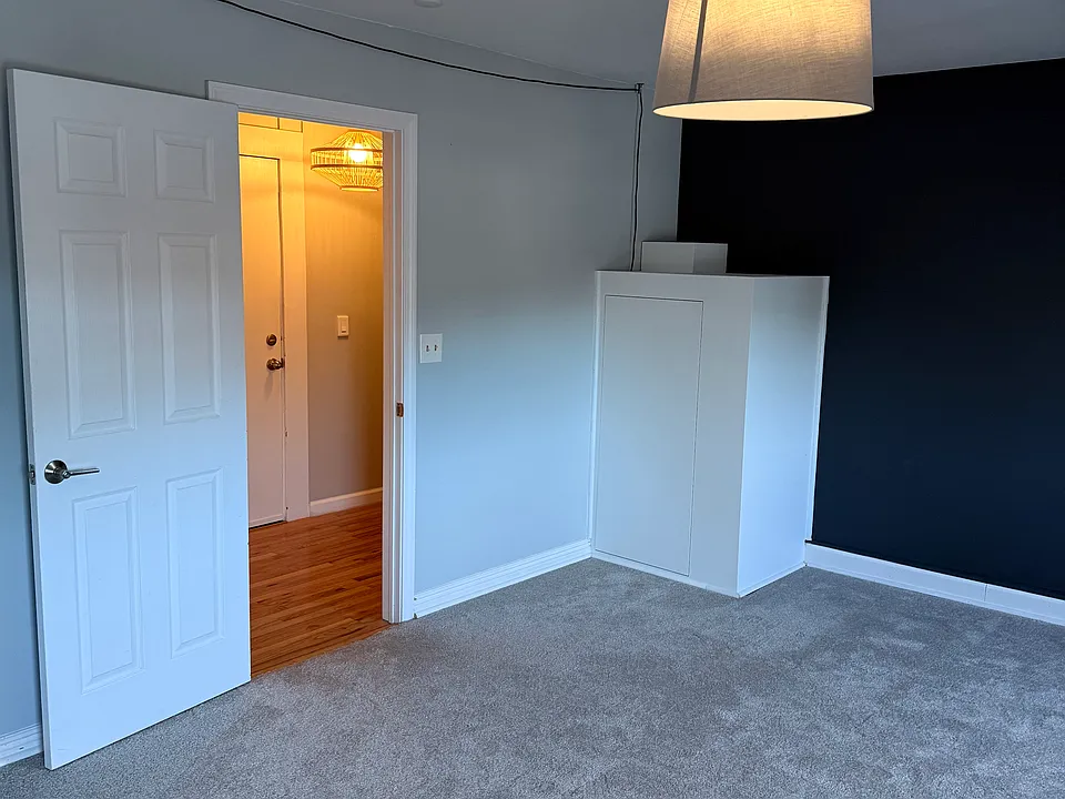 130 Main St #4C