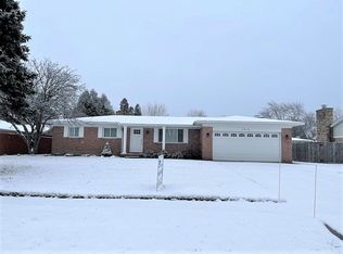 2818 Dunmore Dr, Saginaw, MI 48603