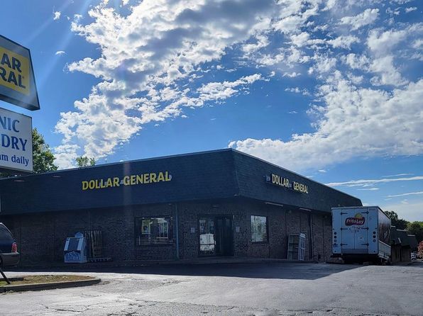 1990 Suburban Ave #1990