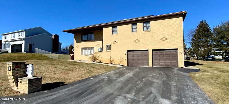2nd image of 10 St Ambrose Lane
