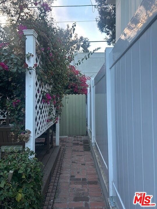1st image of 843 Huntley Dr #843