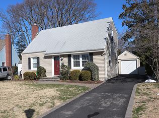 43 Briarcliff Dr, Merrick, NY 11566