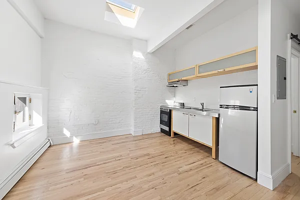 Rented by Maz Group NY | media 10