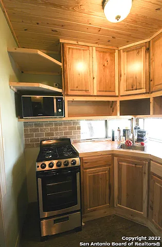 955 Faurie Tiny House Lakehills Ter #TINY HOUSE — Photo 4