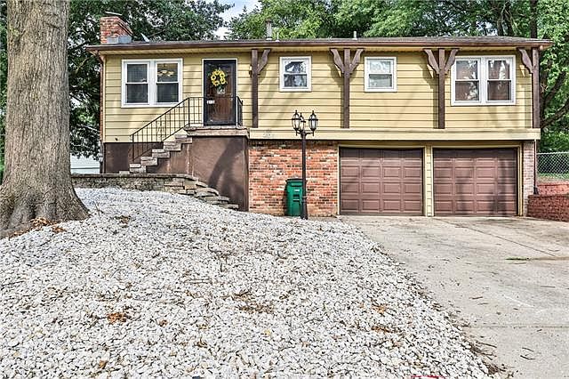 1st image of 203 NE Richardson Pl