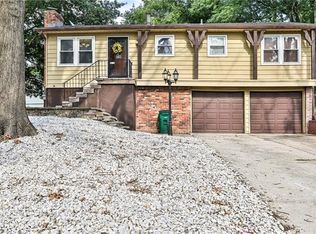 203 NE Richardson Pl, Lees Summit, MO 64086