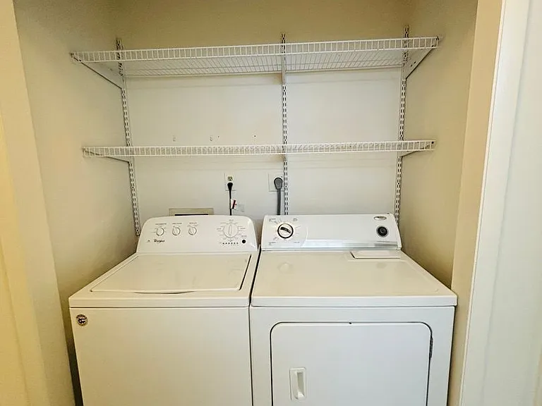1210B University Ter — Photo 9