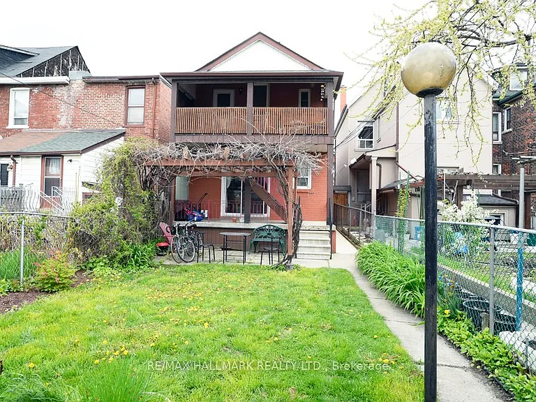 576 Ossington Ave S #2 — Photo 34
