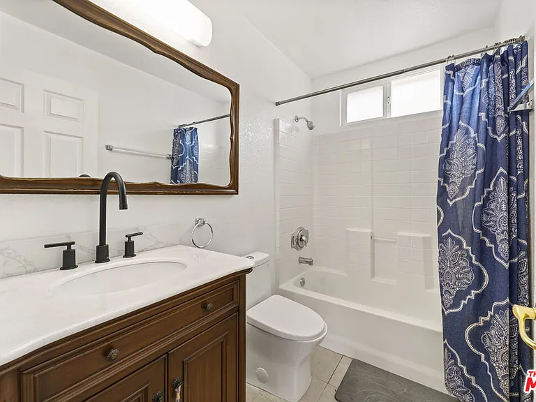 9155 Cedros Ave #1 — Photo 11