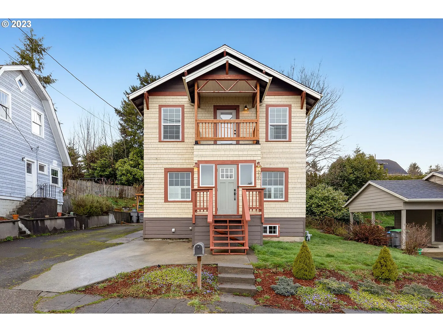 236 Lexington Ave photo 1