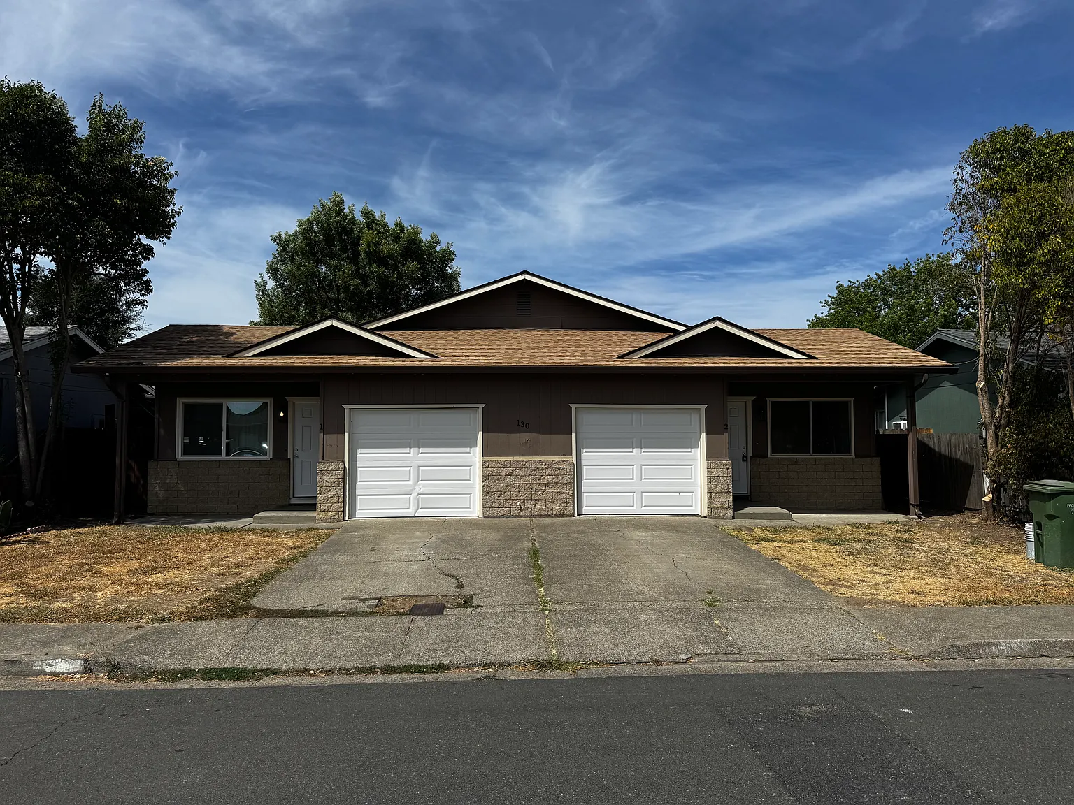 2 bed, 909 sqft, $1,900 — Photo 1