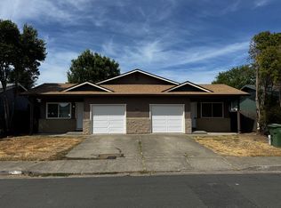 130 Oak Manor Ct #2, Ukiah, CA 95482