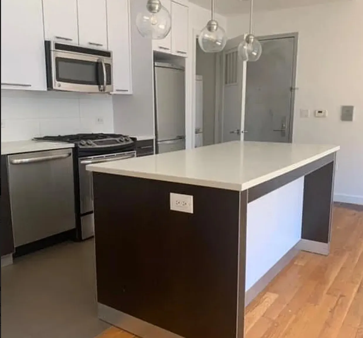 123 Parkside Ave — Photo 2