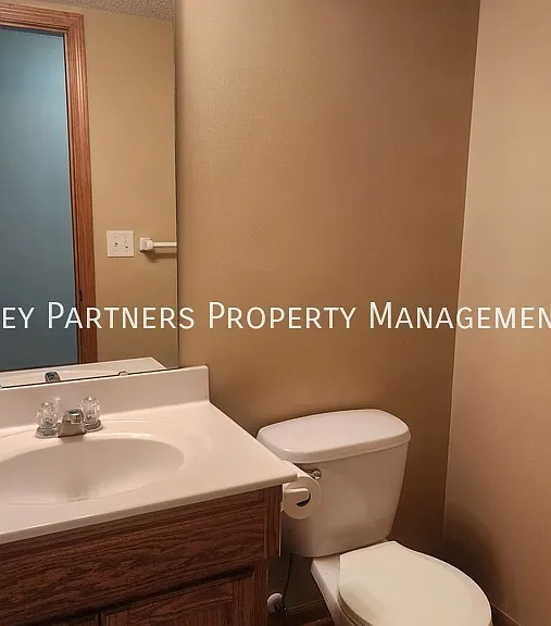 1640 SW Highland Dr — Photo 13