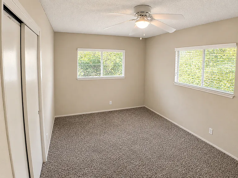 346 Hickory St #4 — Photo 9