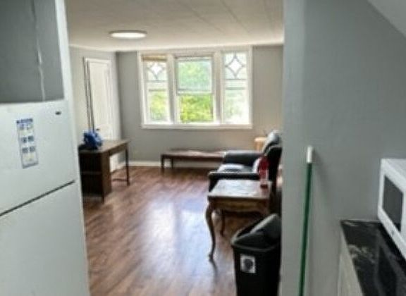 2nd image of 767 Euclid Ave APT 44