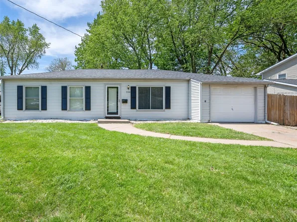 706 7th Ave SE, Altoona, IA 50009