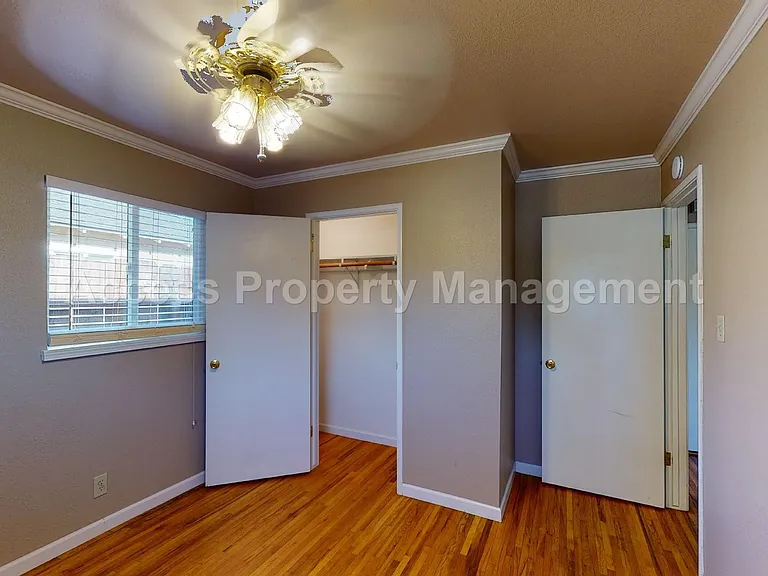 1002 Phelps Ave — Photo 19