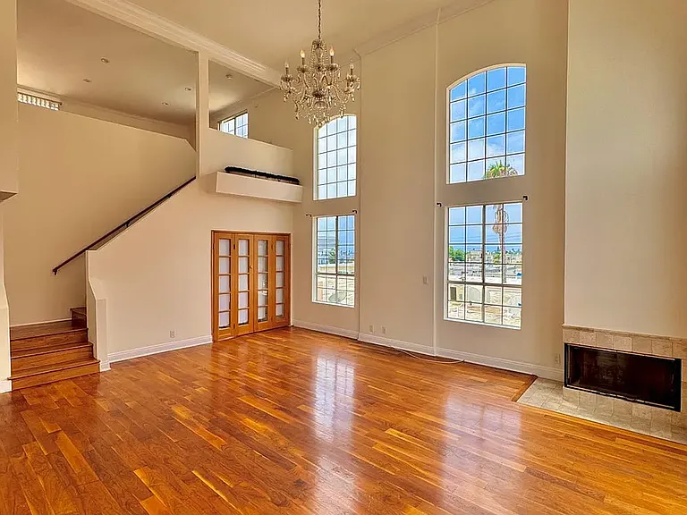 11812 Gorham Ave #Penthouse 1 — Photo 15