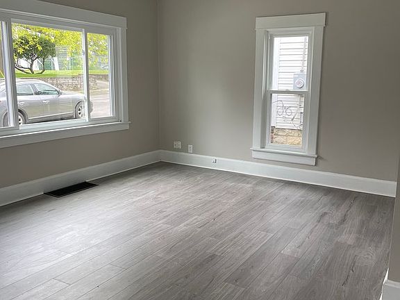 2nd image of 220 Gurley Ave