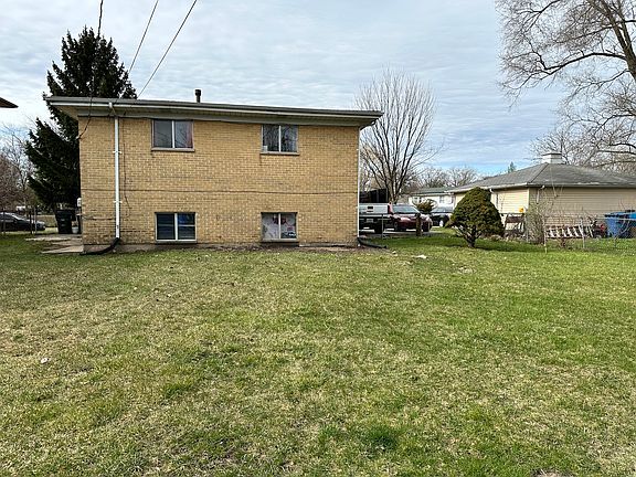 3rd image of 1696 Tanglewood Ave