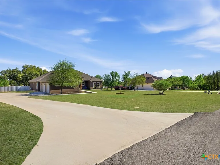 2228 Deer Run Rdg — Photo 2
