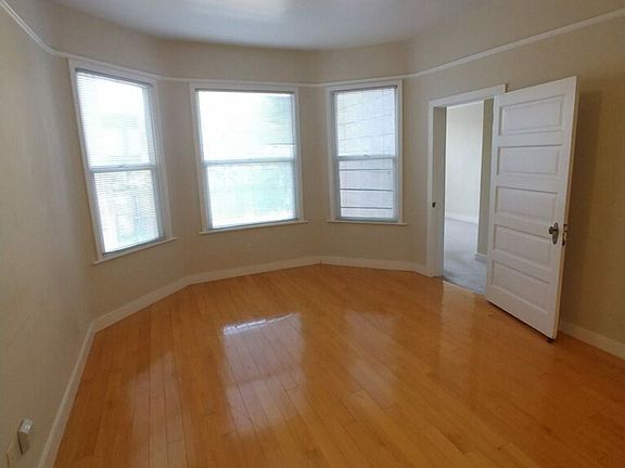 4th image of 2663 California St APT 3
