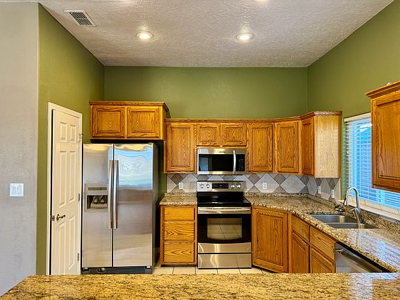 3rd image of 3616 Benjamin Davis Dr