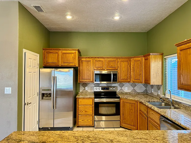 3616 Benjamin Davis Dr — Photo 3