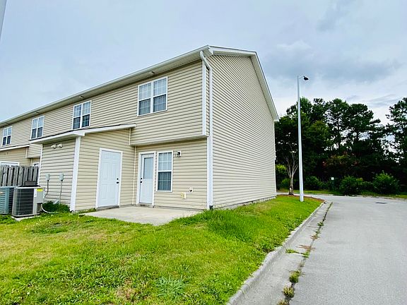 5th image of 172 Cornerstone Pl