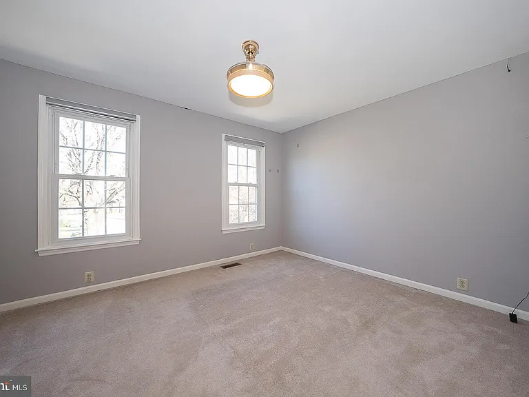 1099 Armstrong Ct — Photo 31