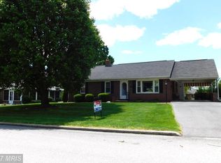 880 Fairview Ave, Waynesboro, PA 17268