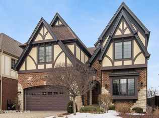 687 S Fairview Ave, Elmhurst, IL 60126