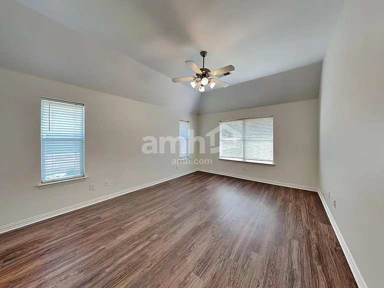 3720 Drexel Dr — Photo 8