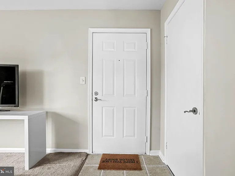 3178 Summit Square Dr #3-D2 — Photo 3
