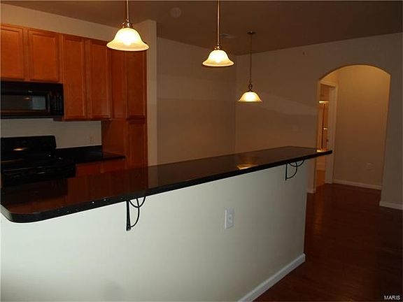 3rd image of 33 Kassebaum Ln APT 105