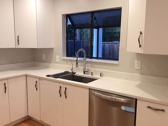 4th image of 1106 Bentoak Ln