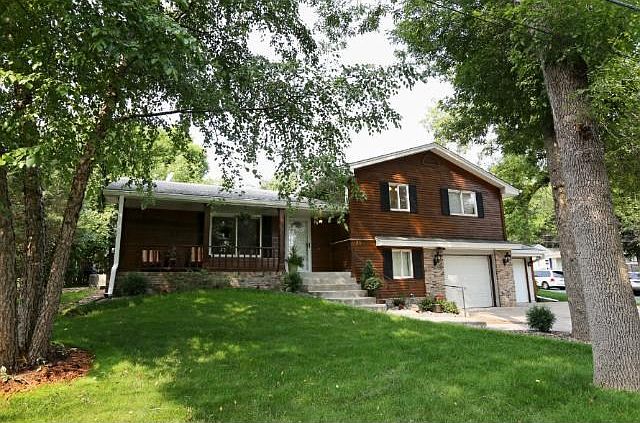 1st image of 395 Horseshoe Dr E