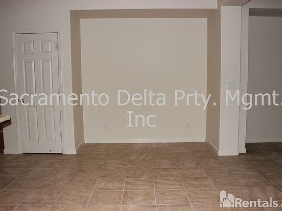 3rd image of 589 Watercourse Ln
