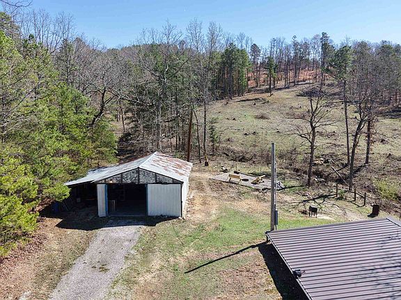 5th image of 298 Red Lamb Rd