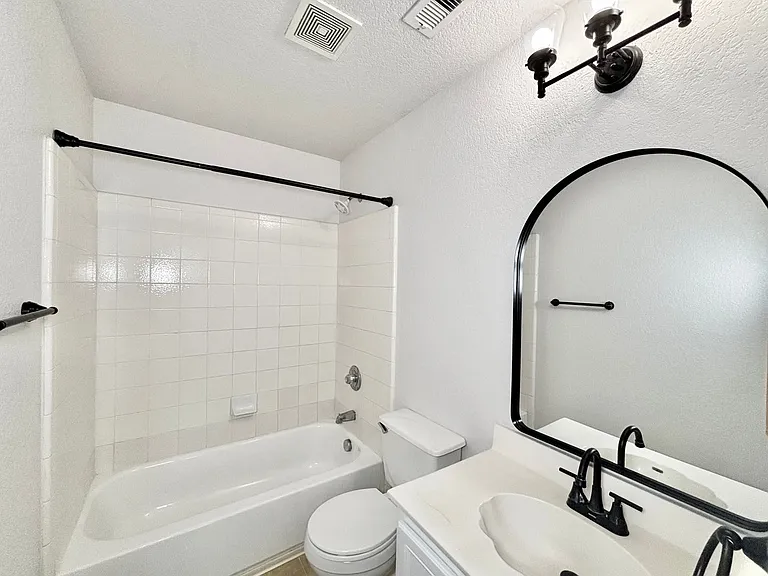 5559 Spring Walk — Photo 11