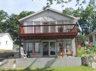 2884 Hall St, Orleans, MI 48865