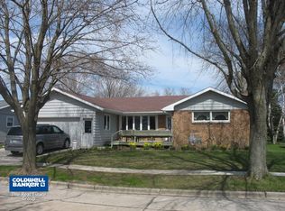 2142 Lexington Dr, Manitowoc, WI 54220