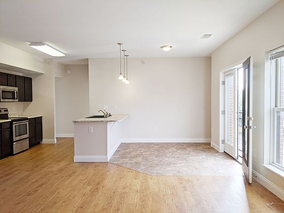 5th image of 201 N Washington St #564ddcd3c