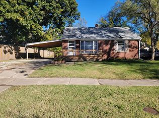 1814 S Parkwood Ln, Wichita, KS 67218