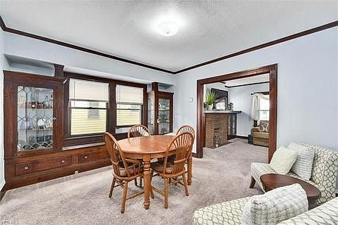 5th image of 2069 Wascana Ave