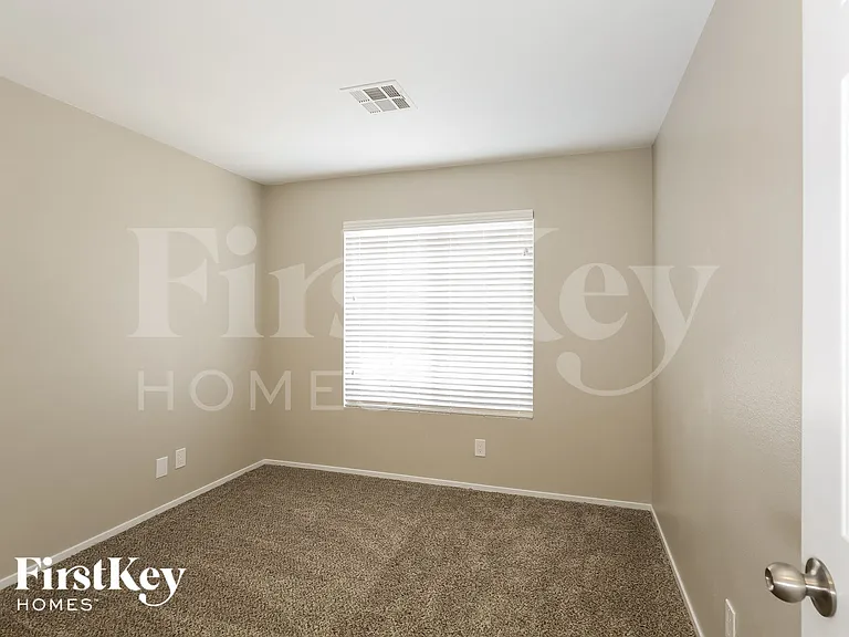 800 Coliseum Ln — Photo 13