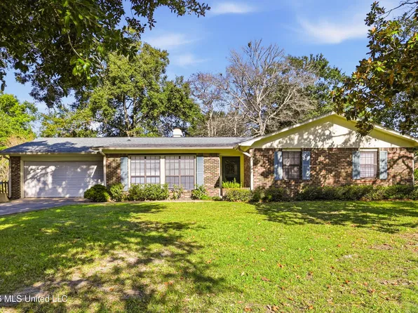 109 Booth Cir, Ocean Springs, MS 39564